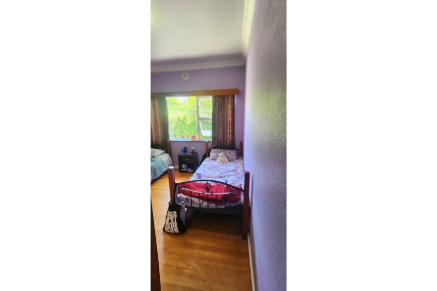 8 Bedroom Property for Sale in De La Haye Western Cape
